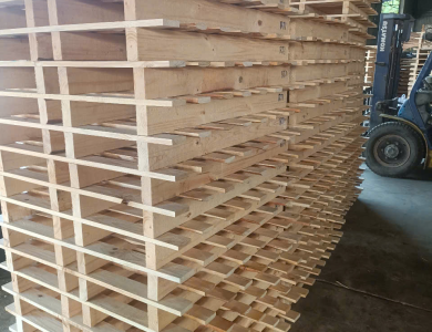 Pallet Gỗ Kích Thước 1,12m x 1,15m Chất Lượng Cao