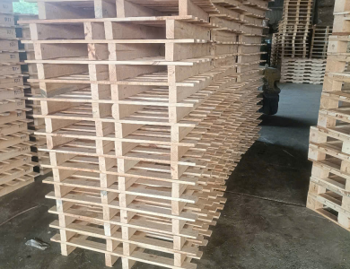 Pallet Gỗ Kích Thước 1,12m x 1,15m Chất Lượng Cao