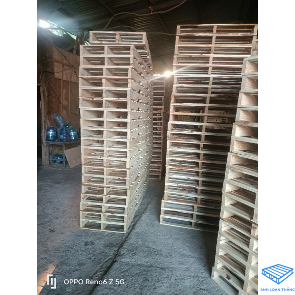 Pallet Gỗ Bình Dương – Pallet 2 Chân Nâng Đố Khuyết Chất Lượng Cao